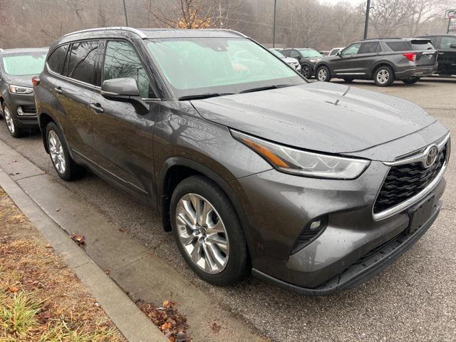 used 2021 Toyota Highlander car, priced at $33,265