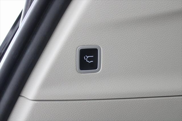 used 2022 Chrysler Pacifica Hybrid car, priced at $25,118