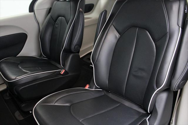 used 2022 Chrysler Pacifica Hybrid car, priced at $25,118