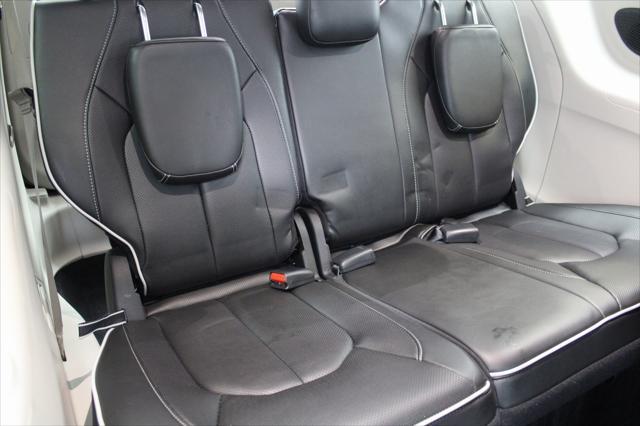 used 2022 Chrysler Pacifica Hybrid car, priced at $25,118
