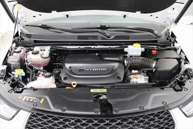 used 2022 Chrysler Pacifica Hybrid car, priced at $25,118