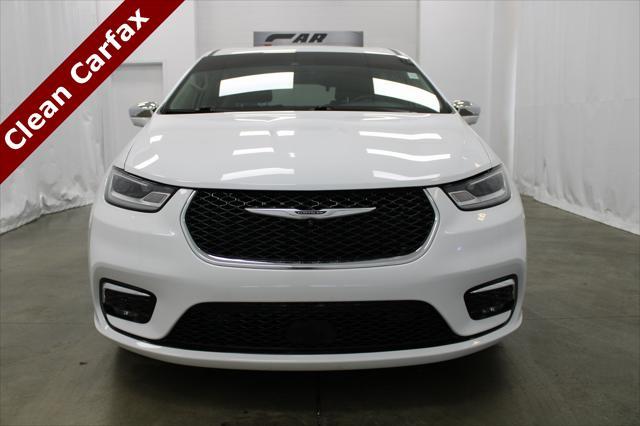 used 2022 Chrysler Pacifica Hybrid car, priced at $25,118
