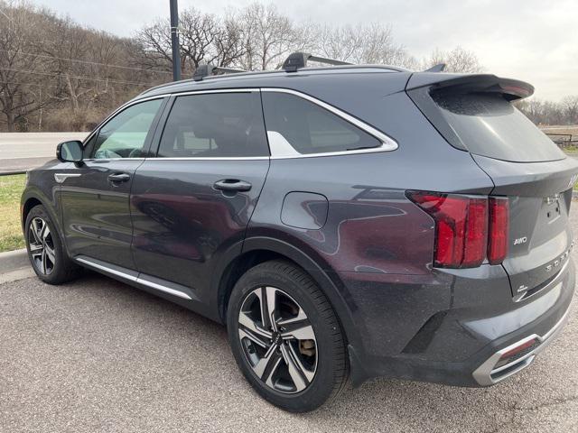 used 2022 Kia Sorento Plug-In Hybrid car, priced at $29,311
