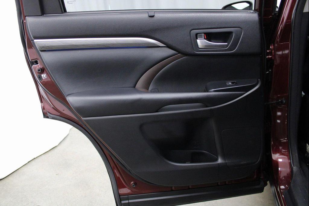 used 2018 Toyota Highlander car, priced at $27,406
