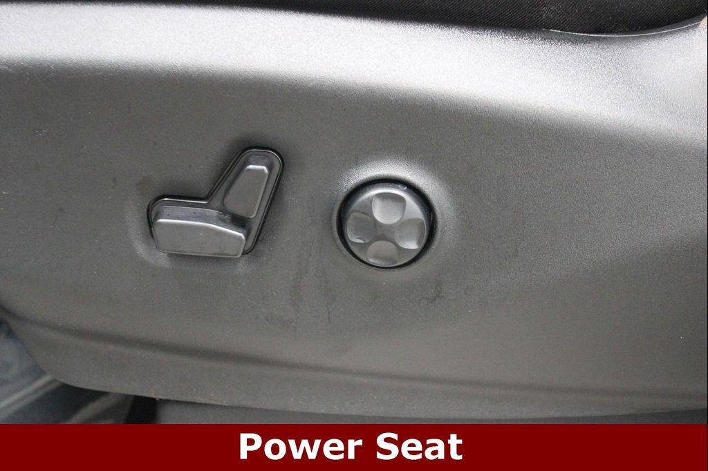used 2024 Chrysler Pacifica car, priced at $27,961