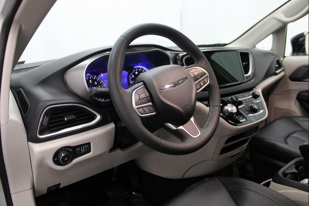 used 2024 Chrysler Pacifica car, priced at $27,961
