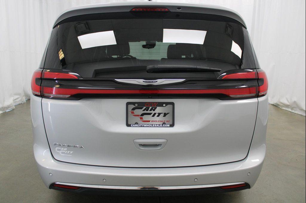 used 2024 Chrysler Pacifica car, priced at $27,961