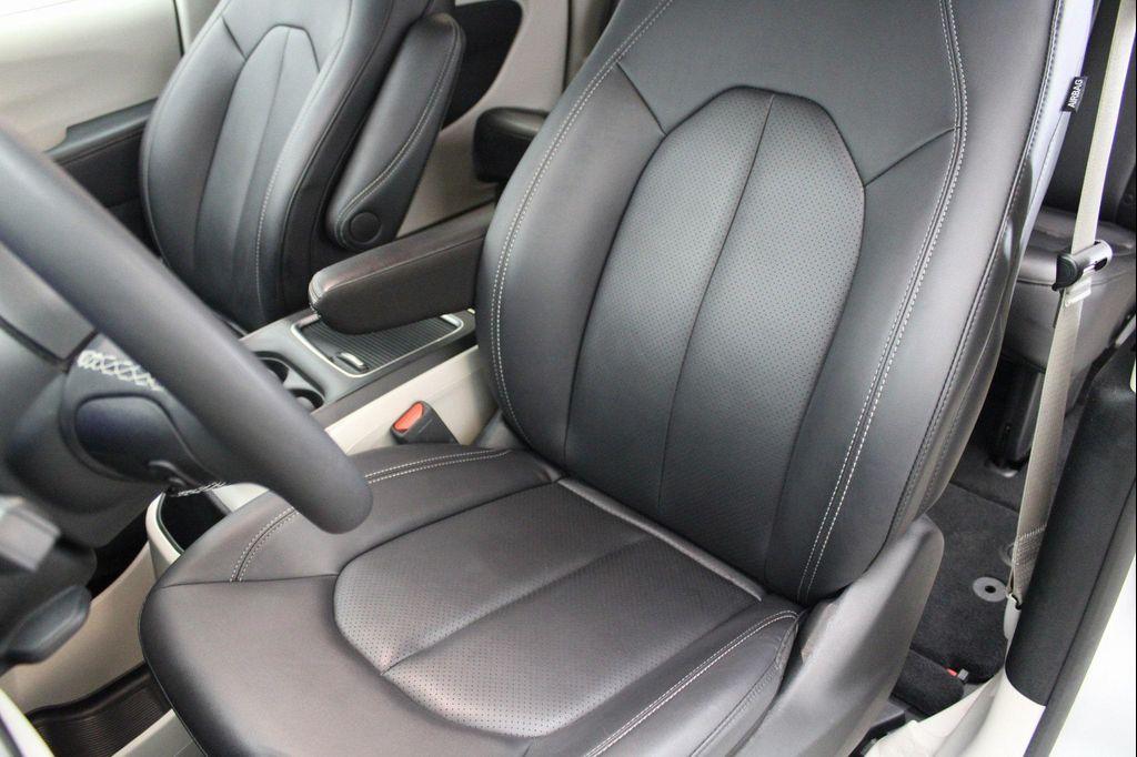 used 2024 Chrysler Pacifica car, priced at $27,961