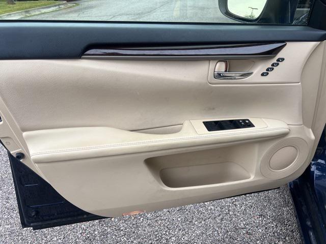 used 2013 Lexus ES 350 car, priced at $17,897