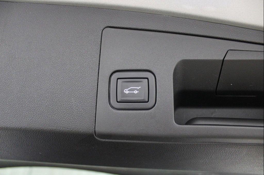 used 2020 Cadillac XT5 car, priced at $18,627