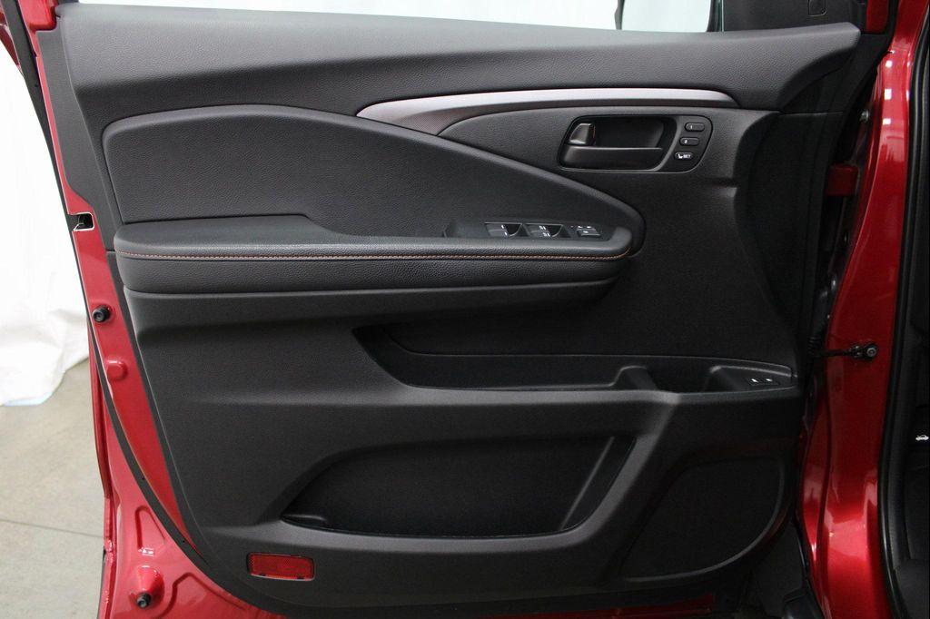 used 2022 Honda Passport car, priced at $29,411