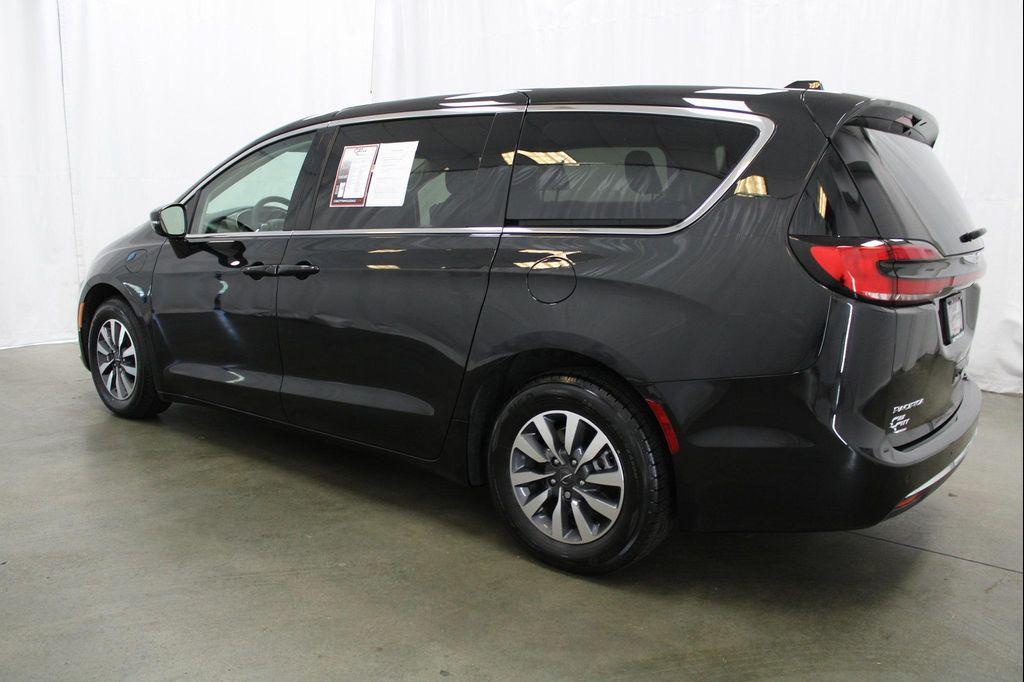 used 2022 Chrysler Pacifica Hybrid car, priced at $24,277