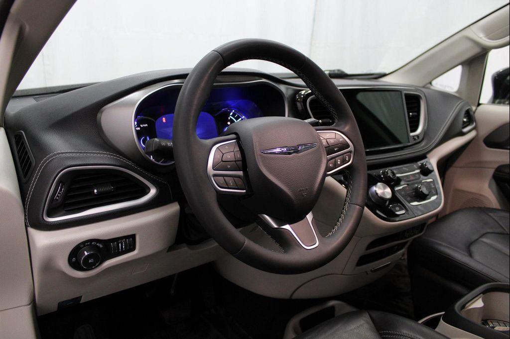 used 2022 Chrysler Pacifica Hybrid car, priced at $24,277
