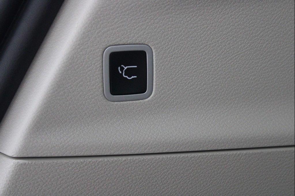 used 2022 Chrysler Pacifica Hybrid car, priced at $24,277