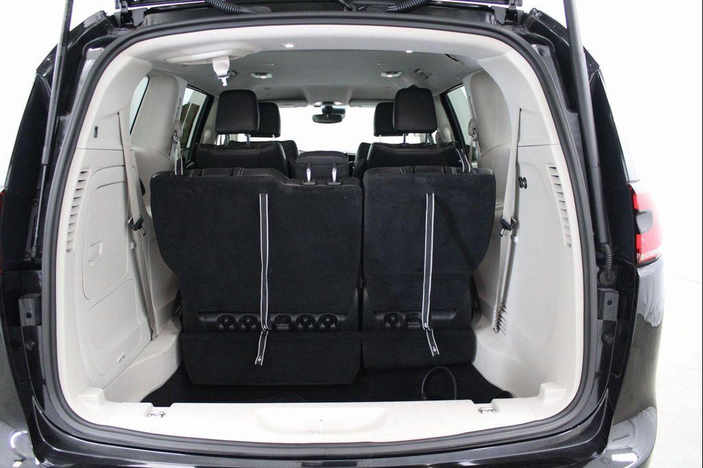 used 2022 Chrysler Pacifica Hybrid car, priced at $24,277