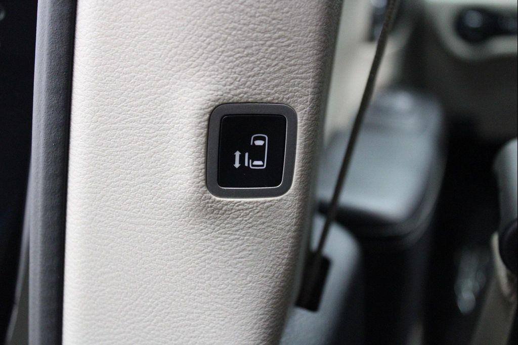 used 2022 Chrysler Pacifica Hybrid car, priced at $24,277