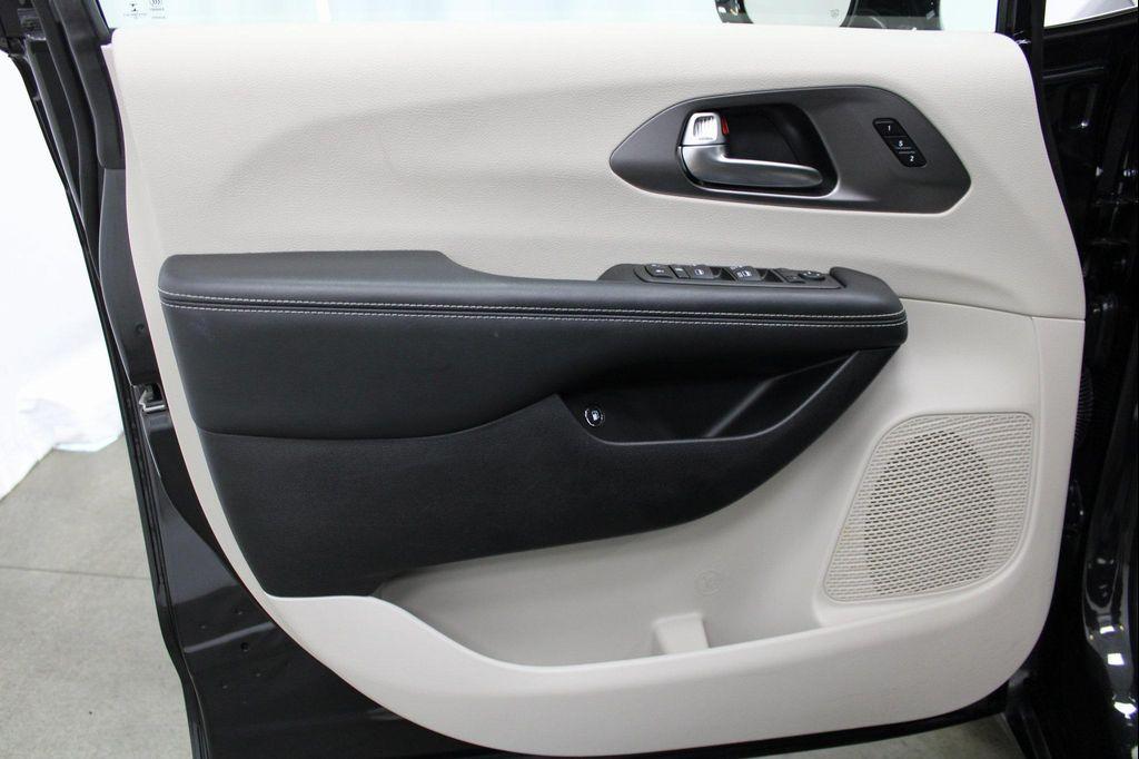 used 2022 Chrysler Pacifica Hybrid car, priced at $24,277