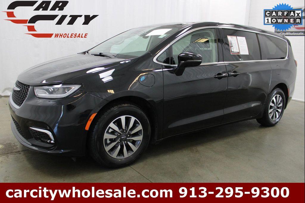 used 2022 Chrysler Pacifica Hybrid car, priced at $24,277