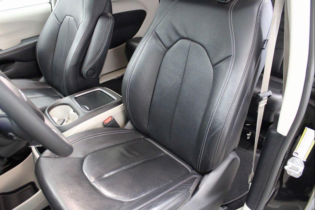 used 2022 Chrysler Pacifica Hybrid car, priced at $24,277