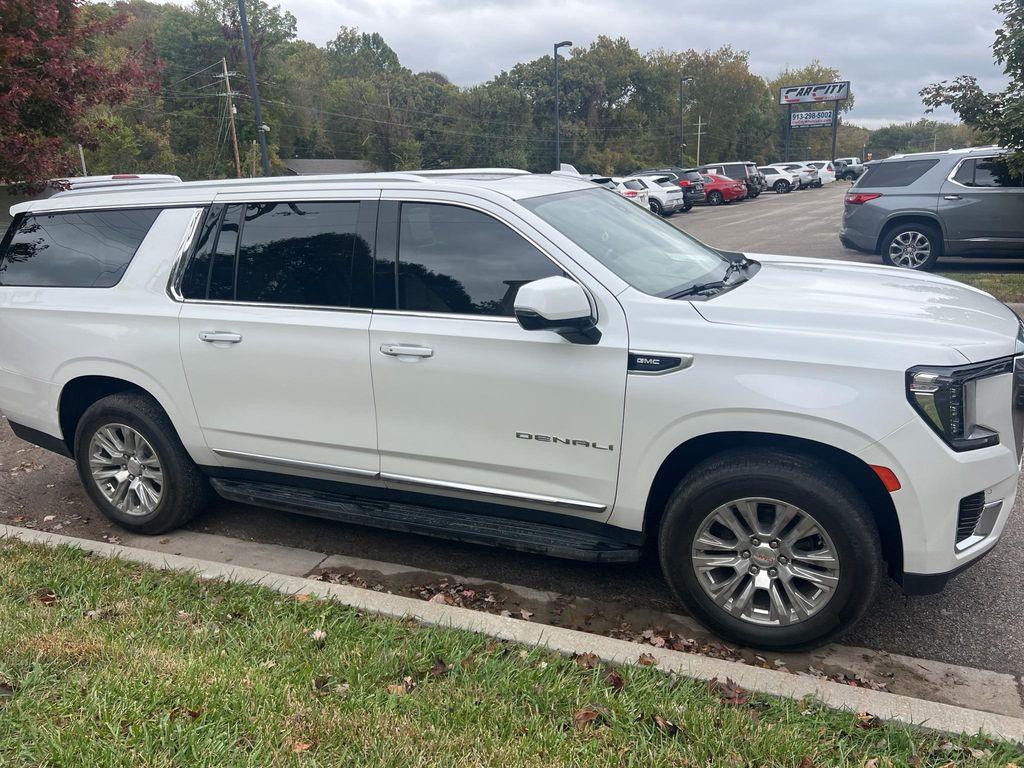 used 2021 GMC Yukon XL car, priced at $46,272
