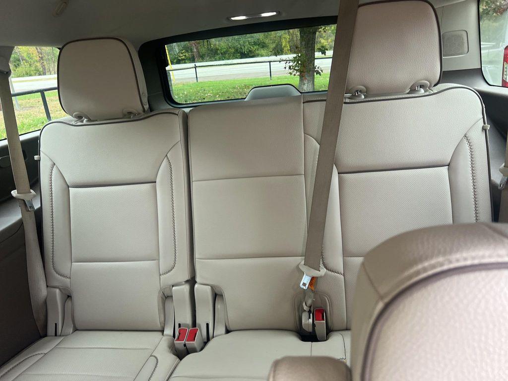 used 2021 GMC Yukon XL car, priced at $46,272