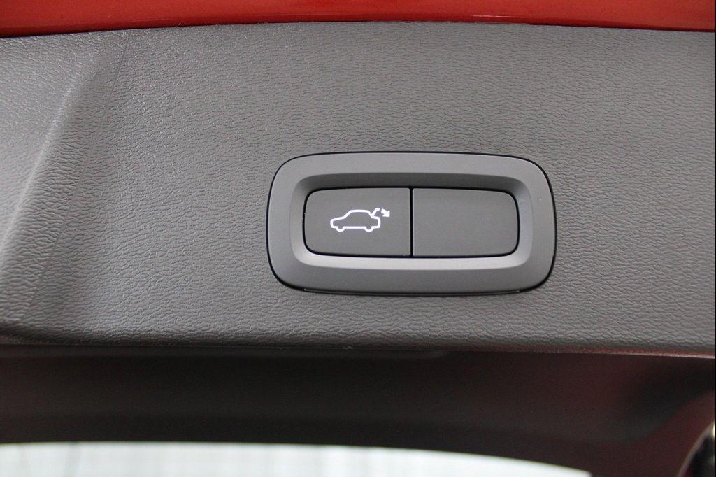 used 2022 Volvo XC40 car, priced at $17,980