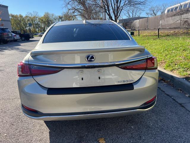 used 2020 Lexus ES 300h car, priced at $31,486