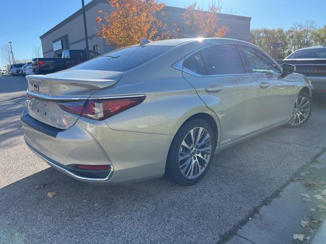 used 2020 Lexus ES 300h car, priced at $31,486