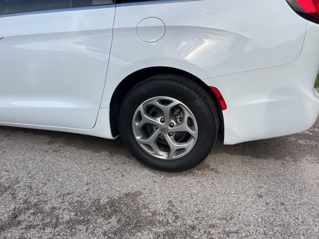 used 2024 Chrysler Pacifica car, priced at $41,533