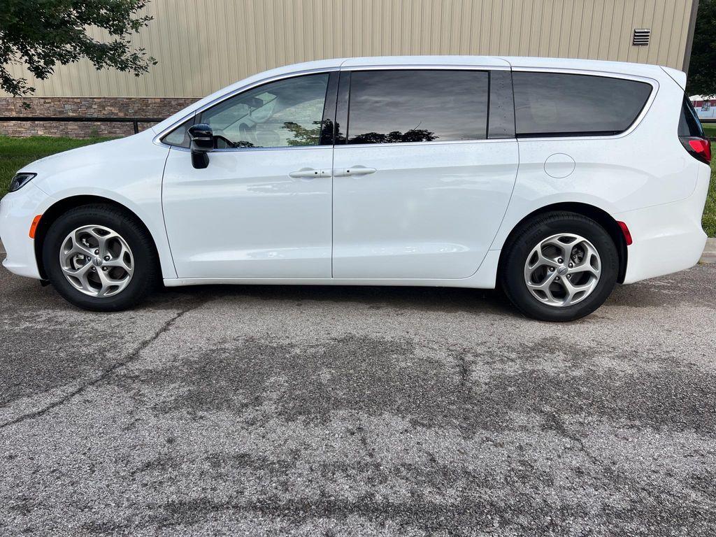 used 2024 Chrysler Pacifica car, priced at $41,533