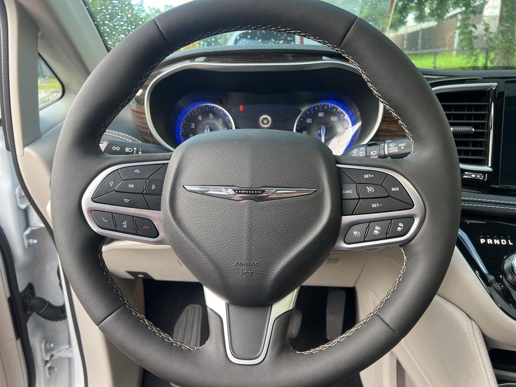 used 2024 Chrysler Pacifica car, priced at $41,533
