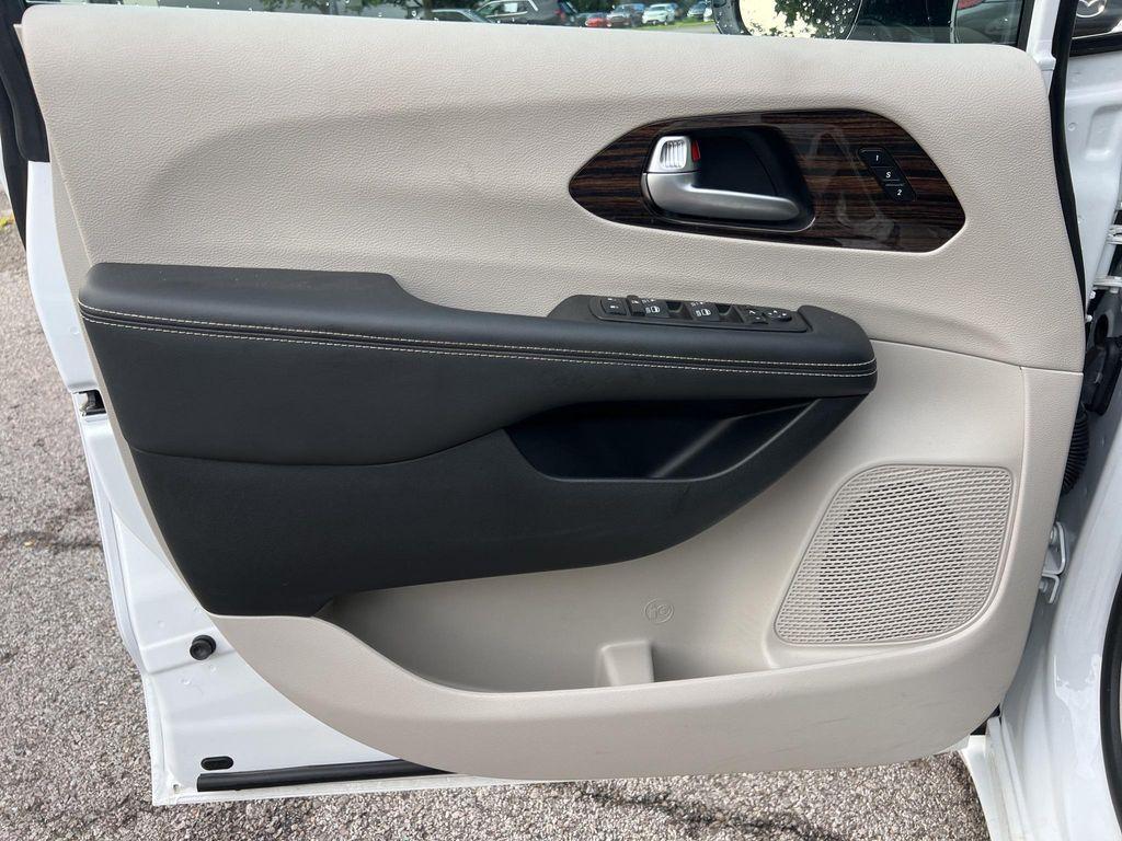 used 2024 Chrysler Pacifica car, priced at $41,533