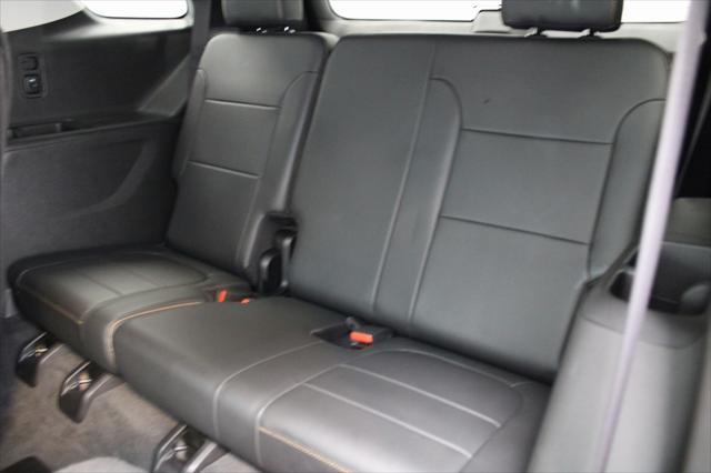 used 2020 Chevrolet Traverse car, priced at $21,388