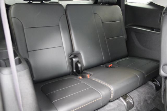 used 2020 Chevrolet Traverse car, priced at $21,388