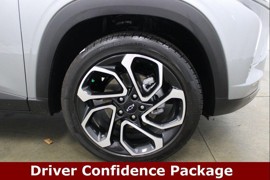 used 2025 Chevrolet Trax car, priced at $23,363