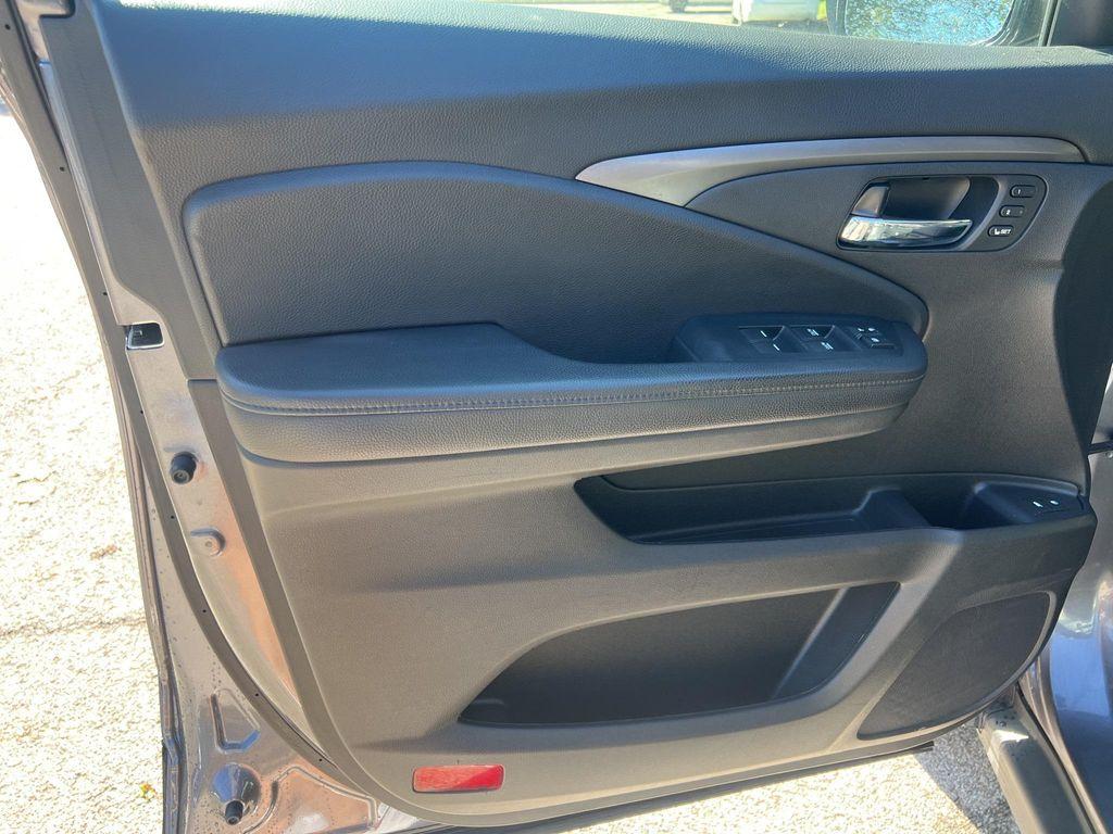 used 2022 Honda Pilot car, priced at $31,520
