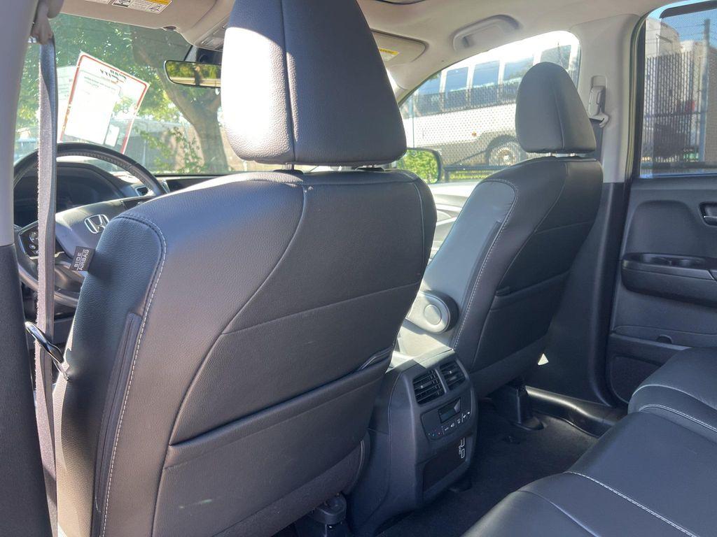 used 2022 Honda Pilot car, priced at $31,520