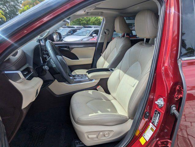 used 2021 Toyota Highlander car, priced at $32,142