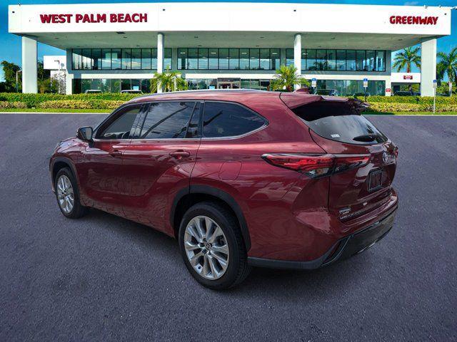 used 2021 Toyota Highlander car, priced at $32,142