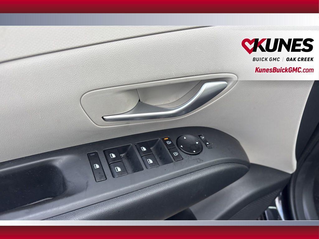 used 2025 Hyundai TUCSON Hybrid car, priced at $25,739