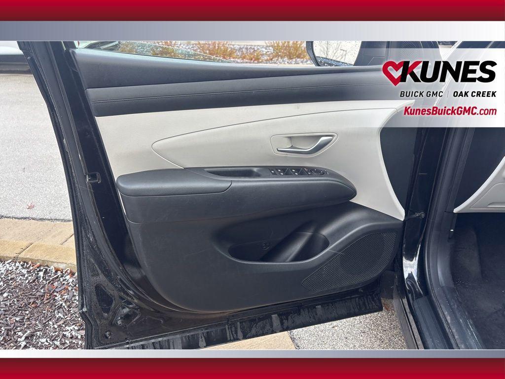 used 2025 Hyundai TUCSON Hybrid car, priced at $25,739