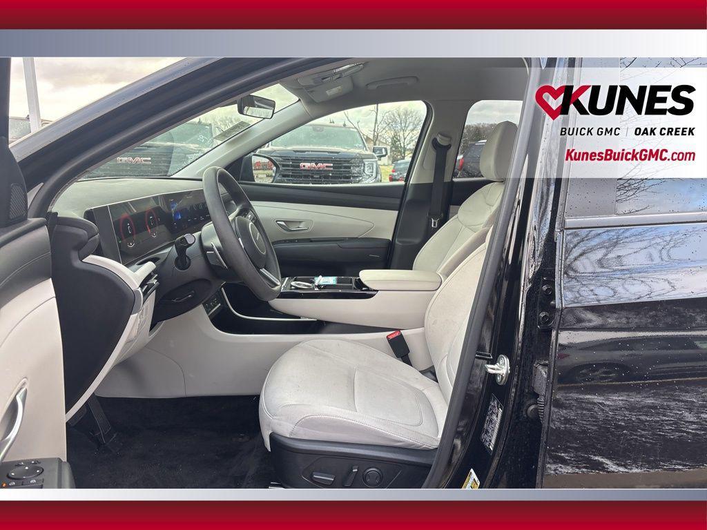 used 2025 Hyundai TUCSON Hybrid car, priced at $25,739