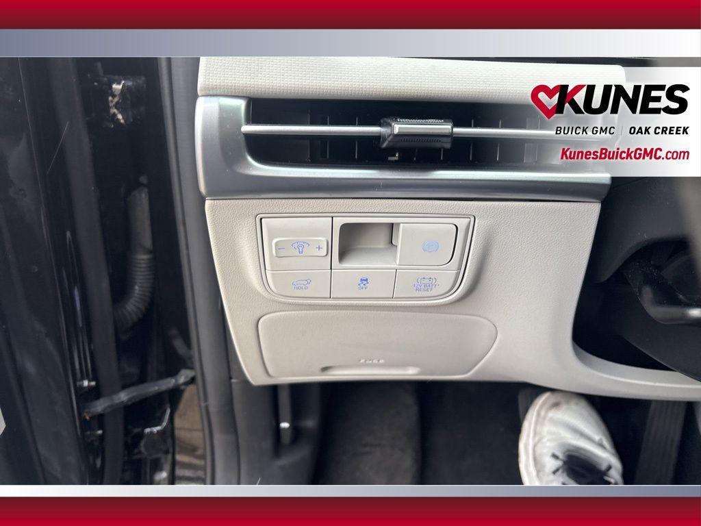 used 2025 Hyundai TUCSON Hybrid car, priced at $25,739