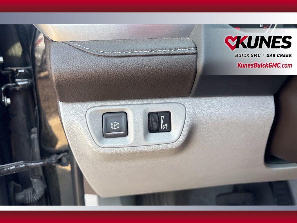 used 2023 GMC Acadia car, priced at $25,387