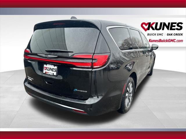 used 2022 Chrysler Pacifica Hybrid car, priced at $24,988