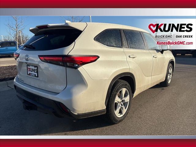 used 2021 Toyota Highlander car, priced at $29,431