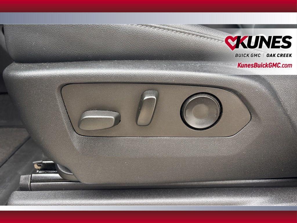 used 2022 Chevrolet Silverado 1500 car, priced at $48,641