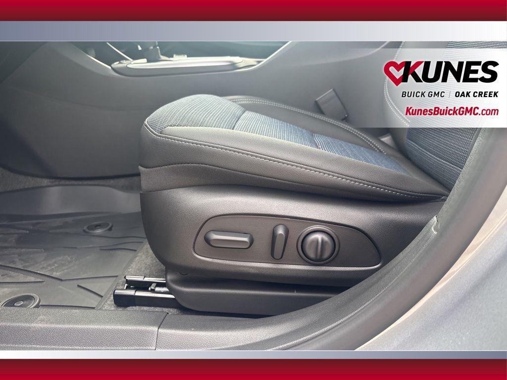 new 2025 Buick Envista car, priced at $24,620