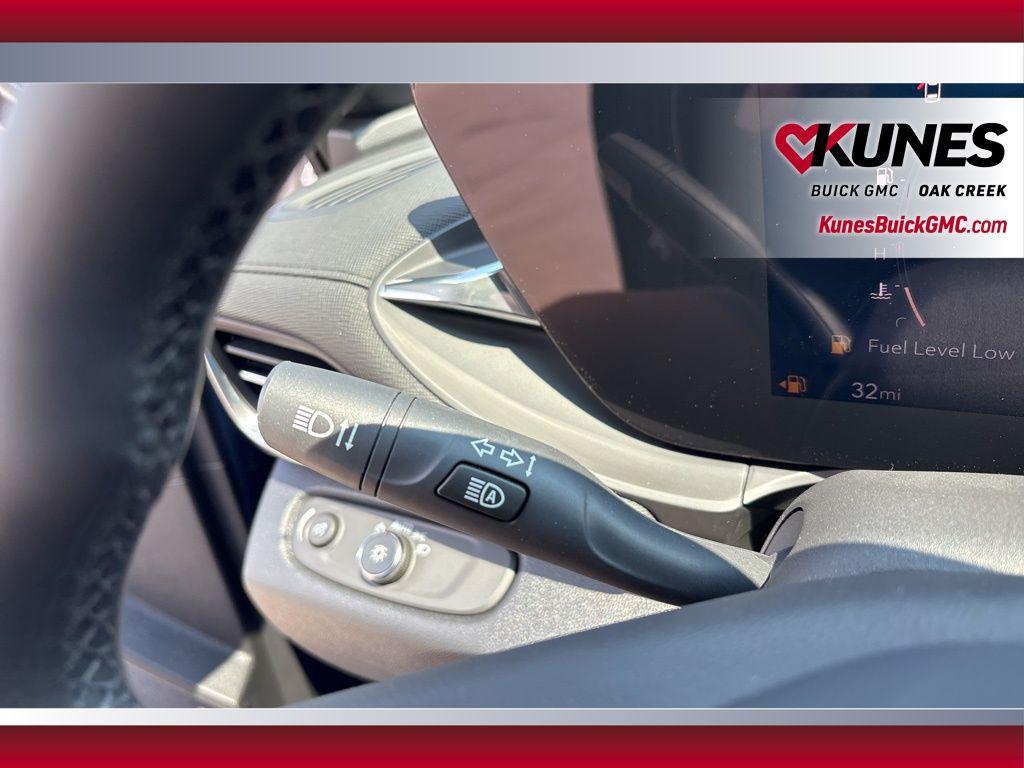 new 2025 Buick Envista car, priced at $24,620