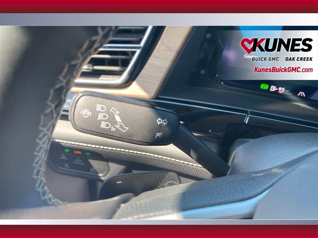 used 2024 Volkswagen Atlas car, priced at $27,007